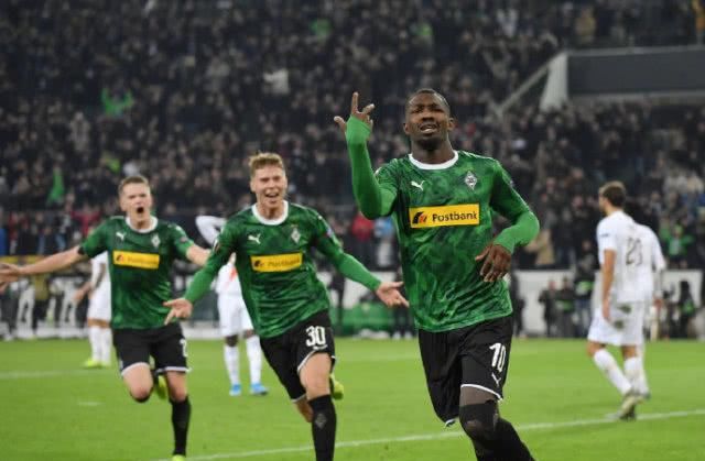 对库里勇士 对库里勇士