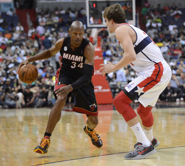 现出强大的 现出强大的