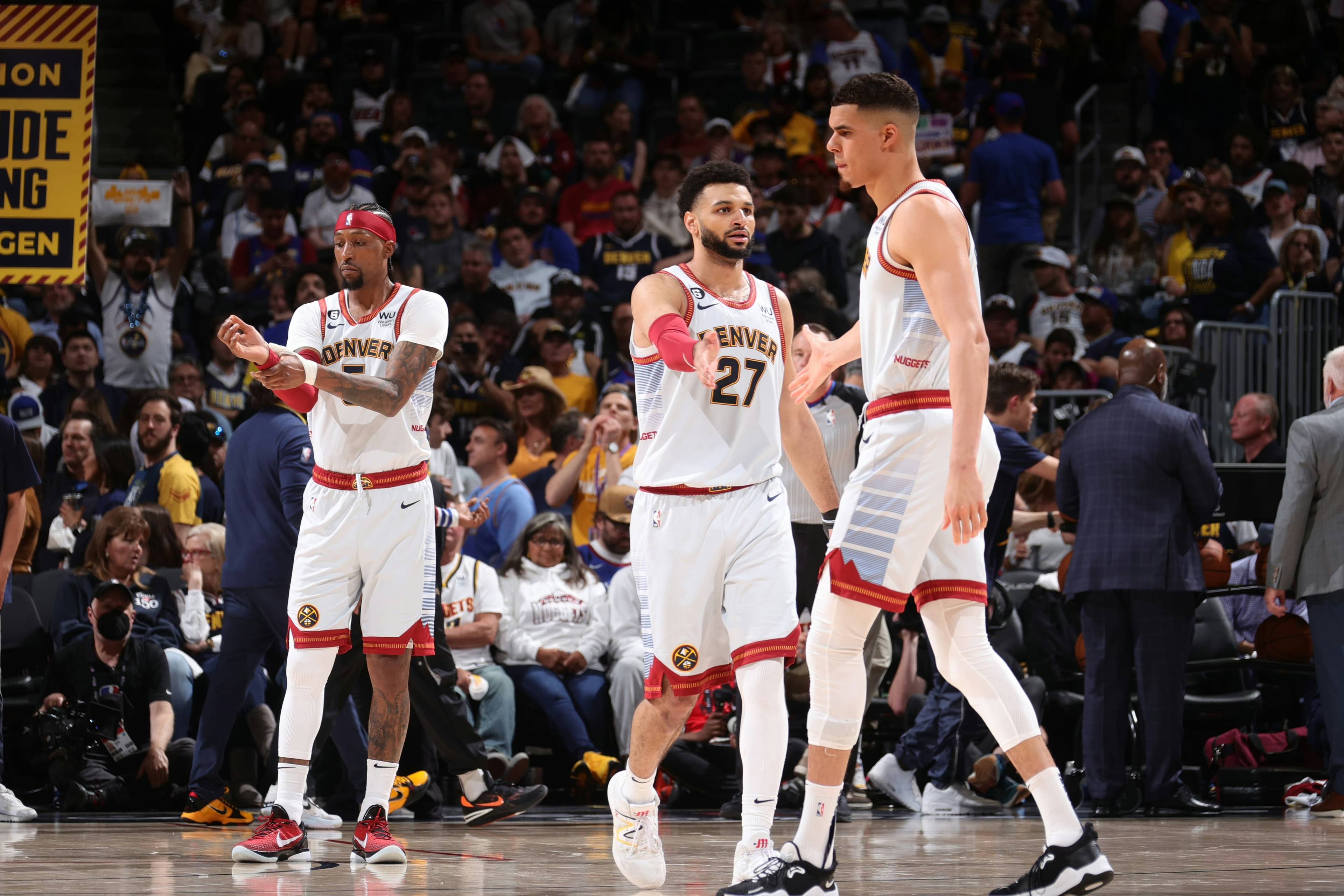 顶弧手递手 顶弧手递手